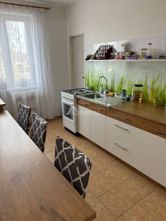 REZERVOVANÉ: 3-izb. byt garáž, loggia; 76m2;Veľká Lomnica;149.000€