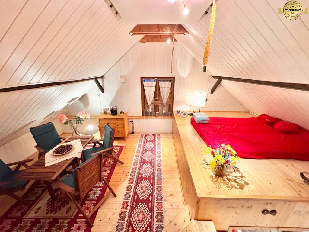 Nadčasová chalúpka obklopená prírodou a výhľadmi v Čadci Husáriku (MO)