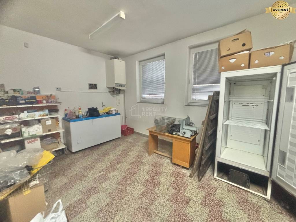 Predaj budovy na podnikanie- bývalý obchodný priestor v Čadci (MO)