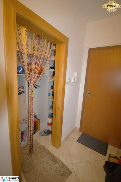PREDANÝ! VEĽMI PRÍJEMNÝ, ZARIADENÝ 2 IZBOVÝ BYT, 53 m2 + 2 LOGGIE