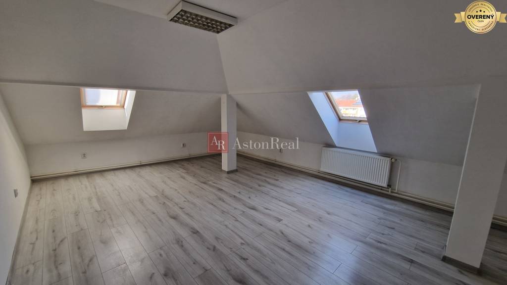 PRENÁJOM - Poprad-centrum, kancelárske priestory - 26m2