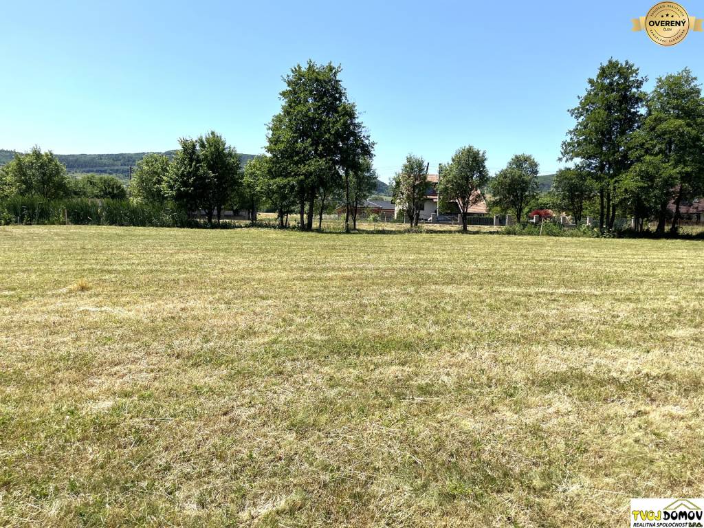 Rovinatý a slnečný stavebný pozemok v PIešti I., Detva