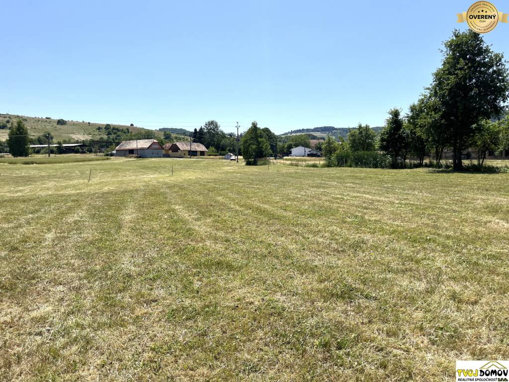 Rovinatý a slnečný stavebný pozemok v PIešti I., Detva