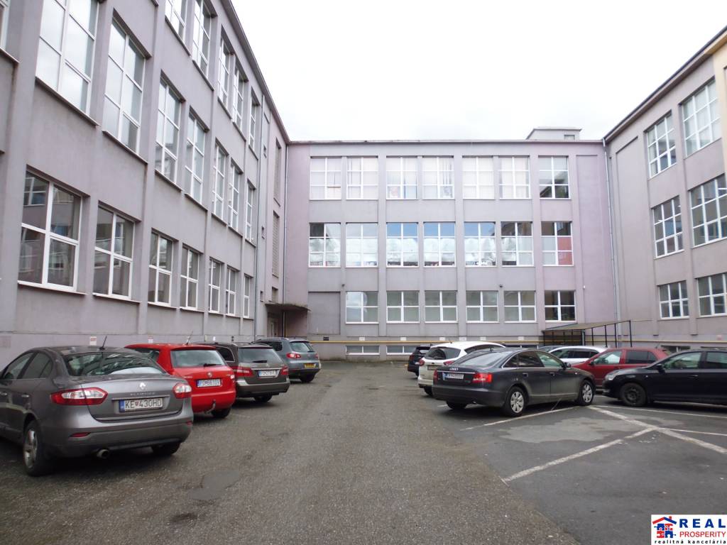 MASARYKOVA: VOĽNÉ nebytové priestory, 207 m2, 3.p., VÝŤAH- PARKOVANIE