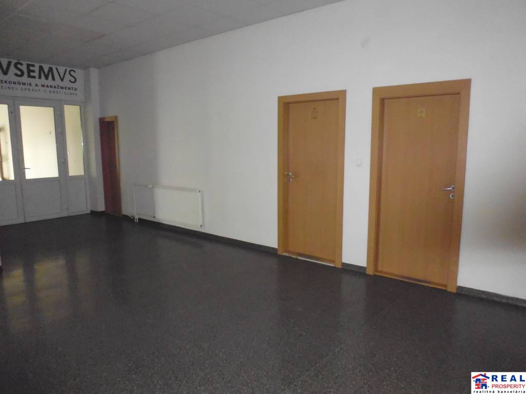MASARYKOVA: VOĽNÉ nebytové priestory, 207 m2, 3.p., VÝŤAH- PARKOVANIE