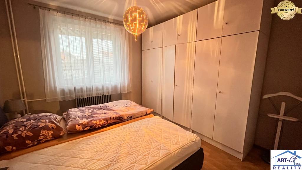NA PREDAJ : Útulný a priestranný rodinný dom v obci Babiná