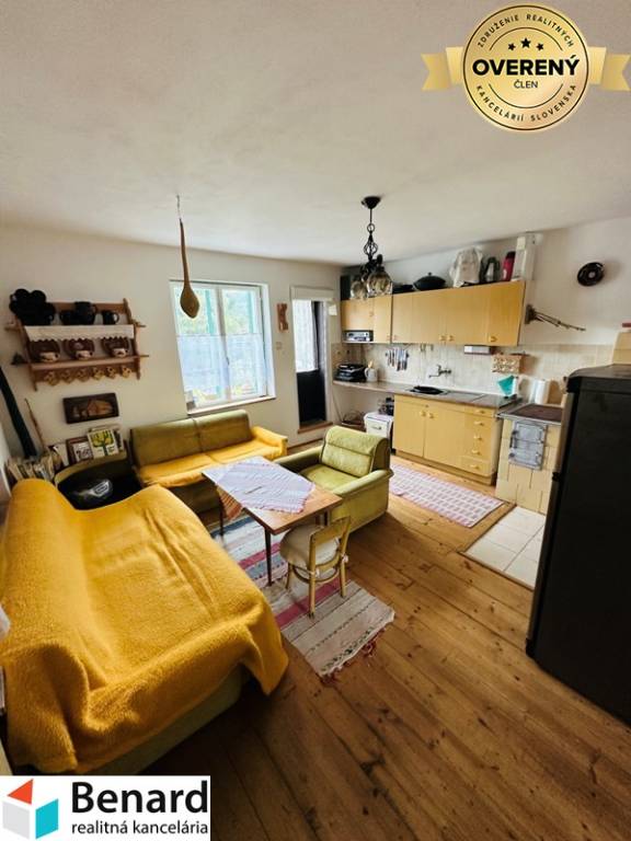 RODINNÝ DOM - CHALUPA NA POZEMKU 803 m2,  ČIRČ, OKR. S. ĽUBOVŇA