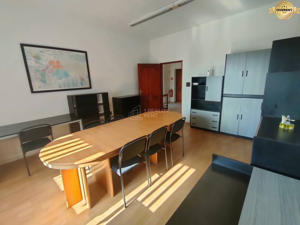 Prenájom Iný Iný-Prenájom-Bátovce-825.00 €