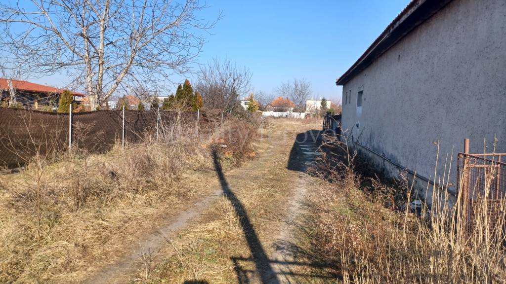 Pozemok v Tvrdošovciach na predaj