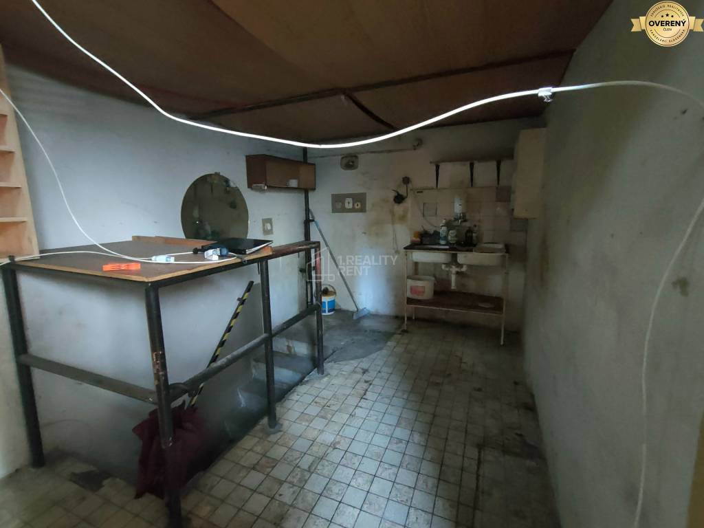 Prenájom: Lukratívny obchodný priestor 76m2 v centre Žiliny