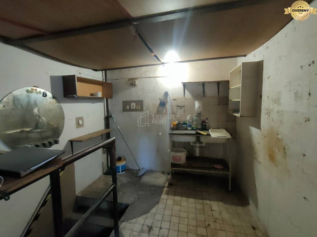 Prenájom: Lukratívny obchodný priestor 76m2 v centre Žiliny