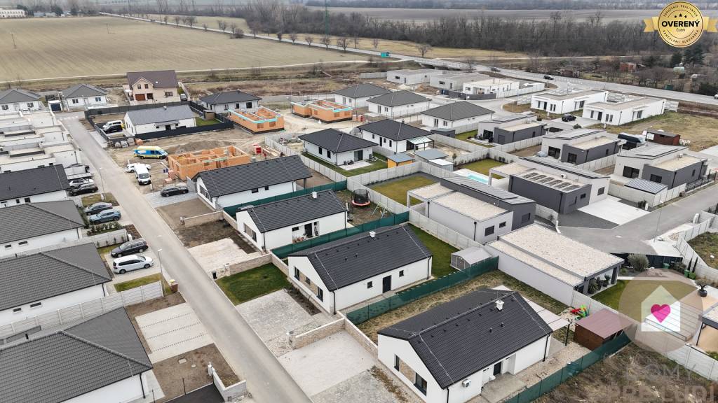 Krásny 4 izbový RD bungalov 114,25 m2 na pozemku 507m2, Senec