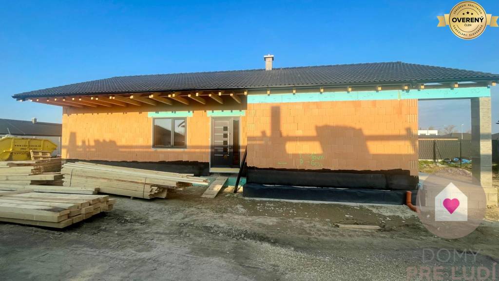Krásny 4 izbový RD bungalov 114,25 m2 na pozemku 507m2, Senec