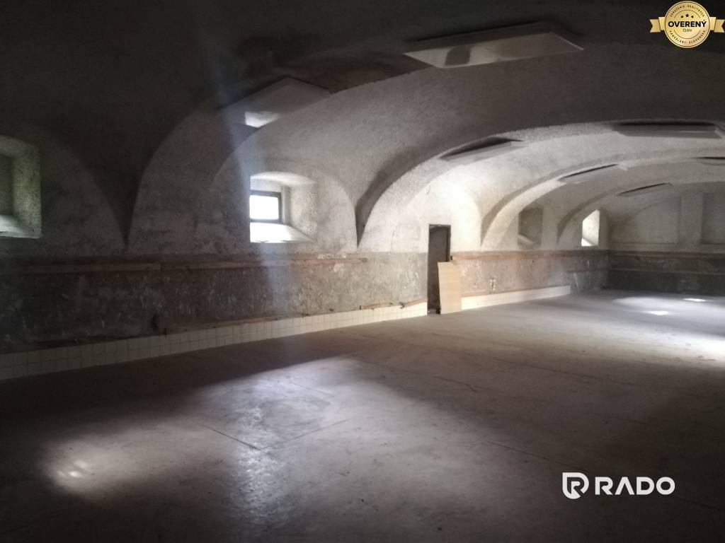 RADO | IBA U NÁS!! Na prenájom BUDOVA , Kráľová pri Senci