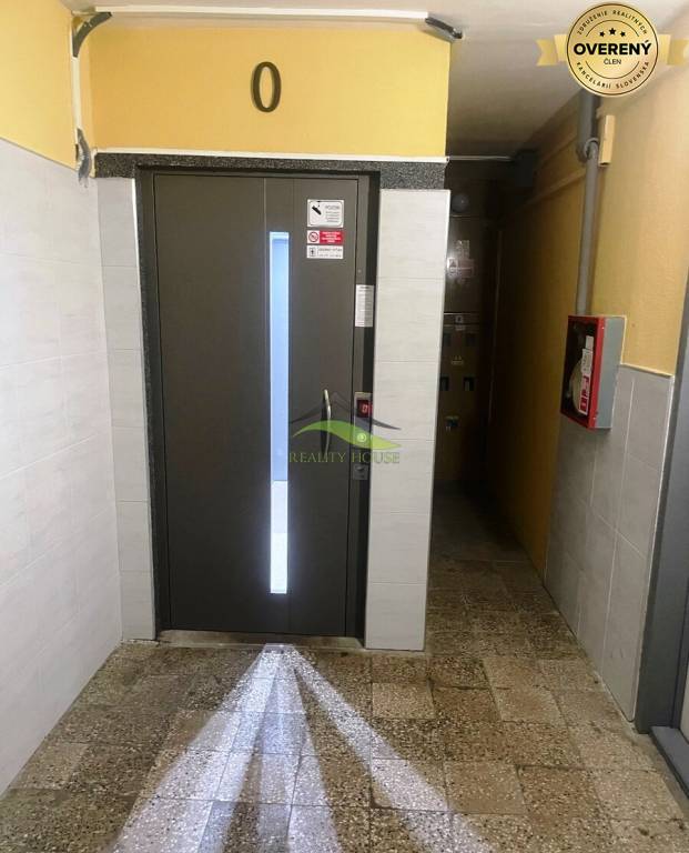Pôvodný 3 izbový byt na Hollého ulici v Michalovciach