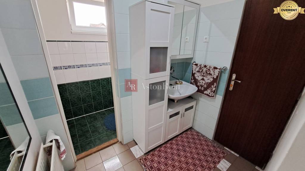 PREDAJ: Rodinný dom 6 izbový, pozemok 717m2, Liptovské Sliače