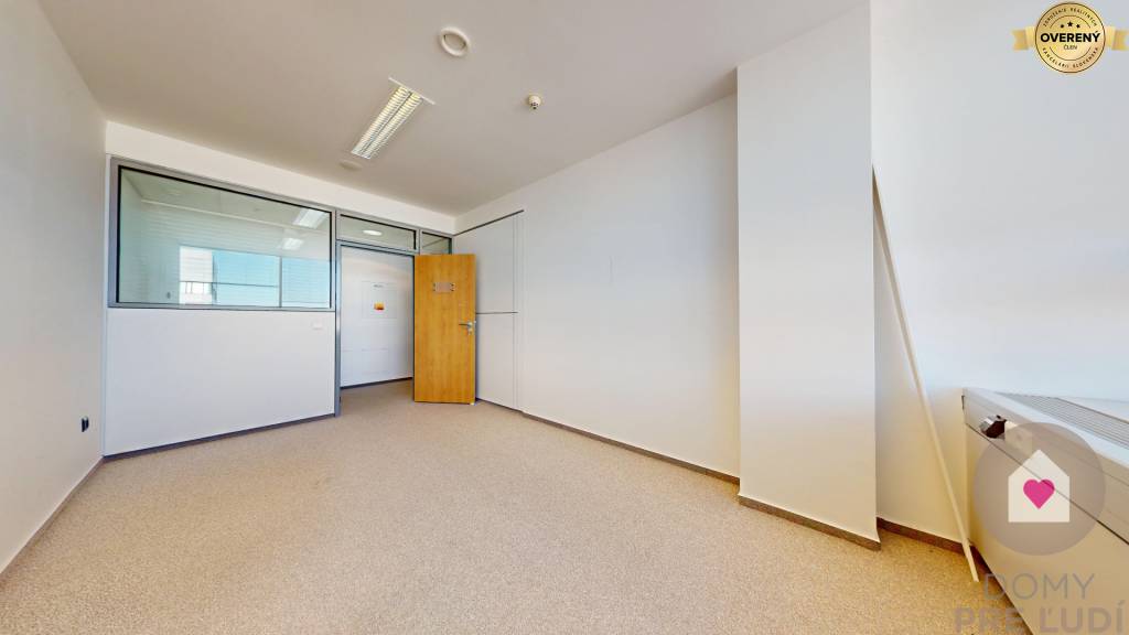 Krásne moderné kancelárie WESTEND TOWER, Dúbravská cesta BA IV.