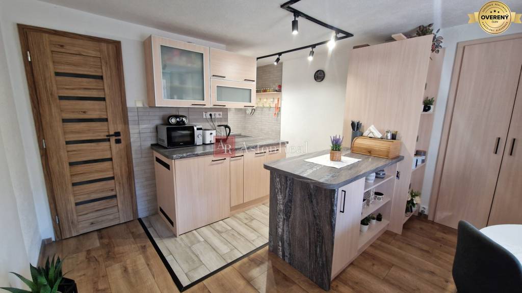 Rodinný dom Komplet moderne a pekne zrekonštruovaný Poprad - Žakovce