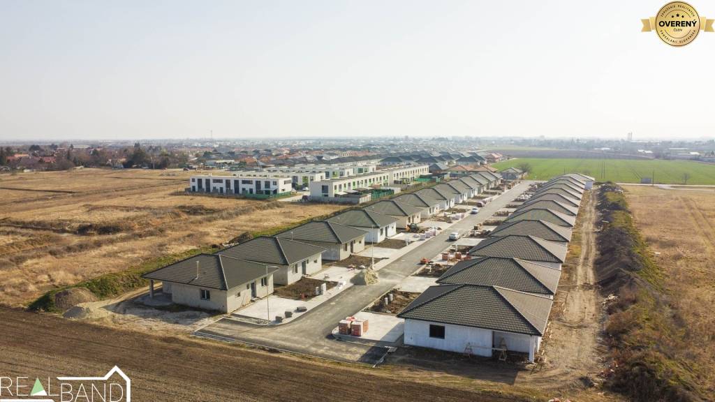  PREDAJ - NOVOSTAVBY, 4-IZBOVÉ RODINNÉ DOMY, HVIEZDOSLAVOV