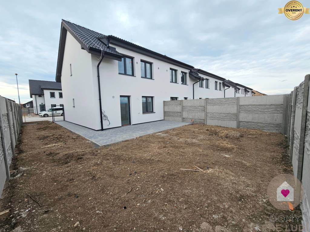 SKOLAUDOVANÝ NÍZKOENERGETICKÝ 4-IZBOVÝ RD S TEPEL. ČERPADLOM