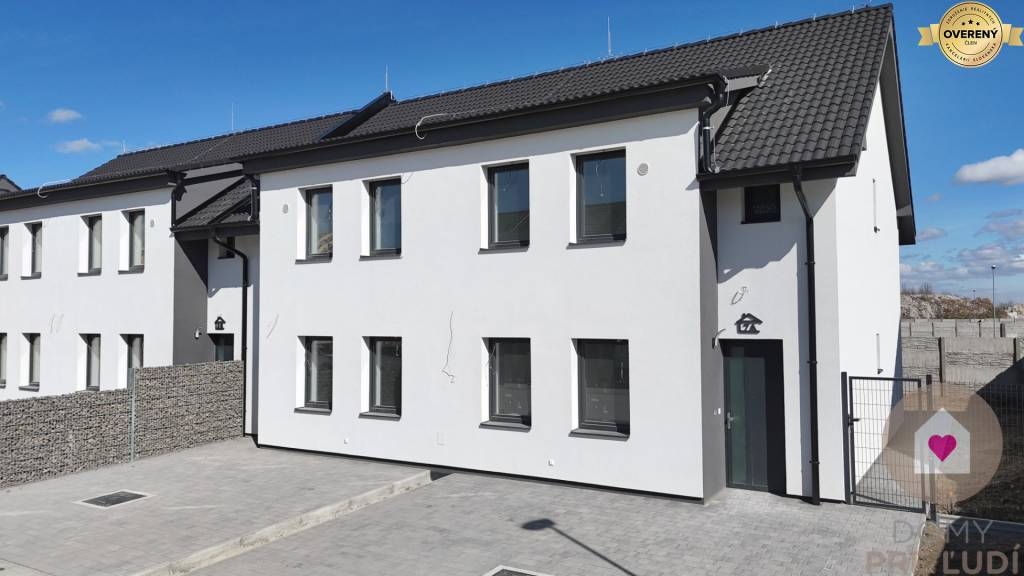 SKOLAUDOVANÝ NÍZKOENERGETICKÝ 4-IZBOVÝ RD S TEPEL. ČERPADLOM