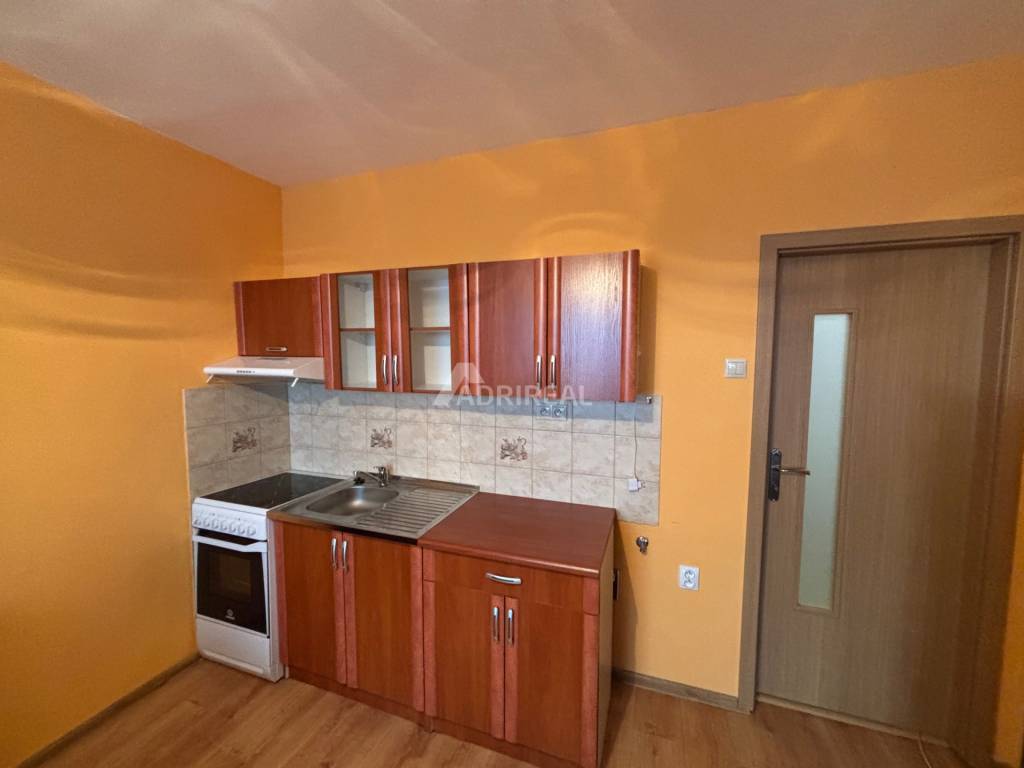 PREDAJ: Garzónka + balkón; 28 m2; Tatranská Štrba; 135 000 €
