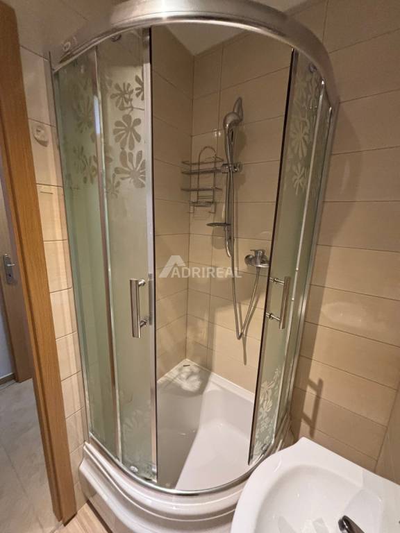 PREDAJ: Garzónka + balkón; 28 m2; Tatranská Štrba; 135 000 €