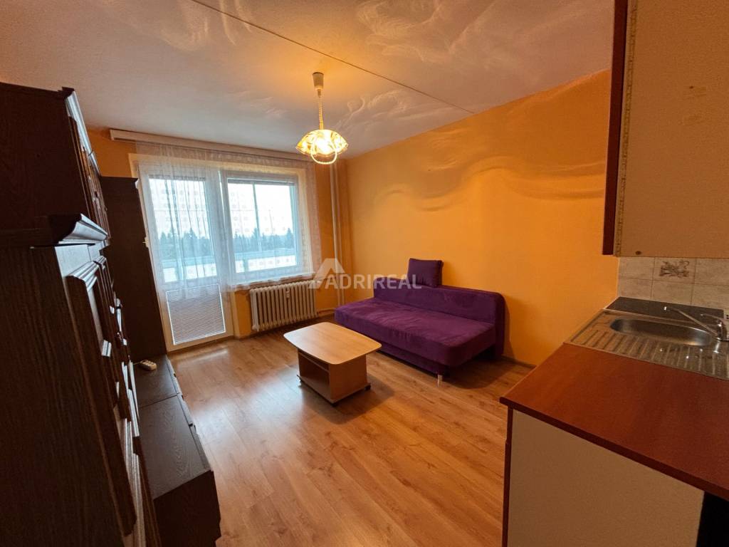 PREDAJ: Garzónka + balkón; 28 m2; Tatranská Štrba; 135 000 €