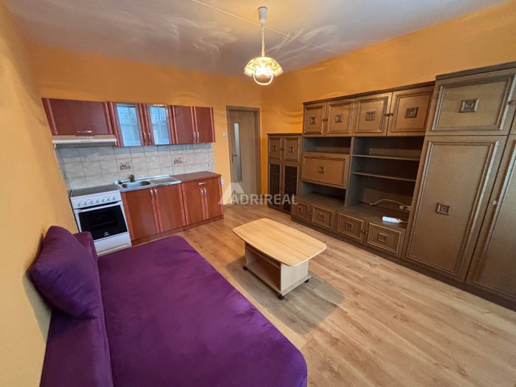 PREDAJ: Garzónka + balkón; 28 m2; Tatranská Štrba; 135 000 €