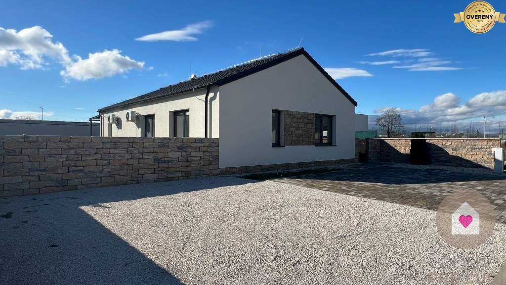 Predaj Rodinný dom Rodinný dom-Predaj-Banka-296000.00 €