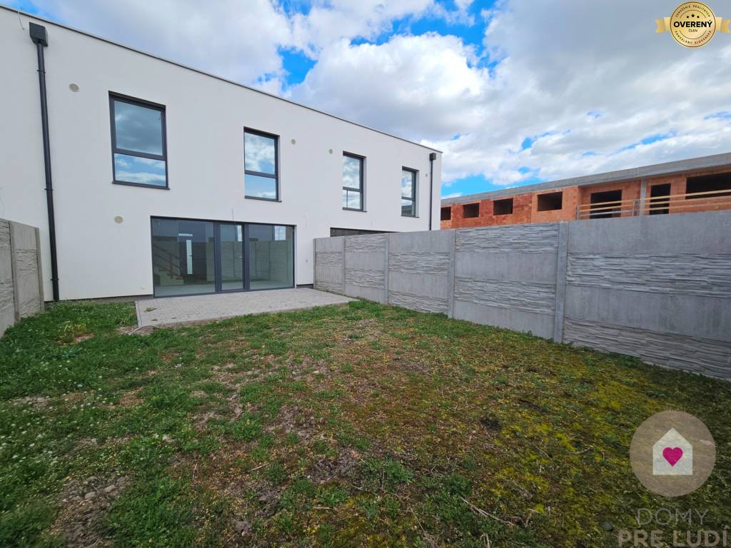 5-izbový dvojpodlažný RD (ÚP 95 m2), pozemok 204 m2, 2 x parking