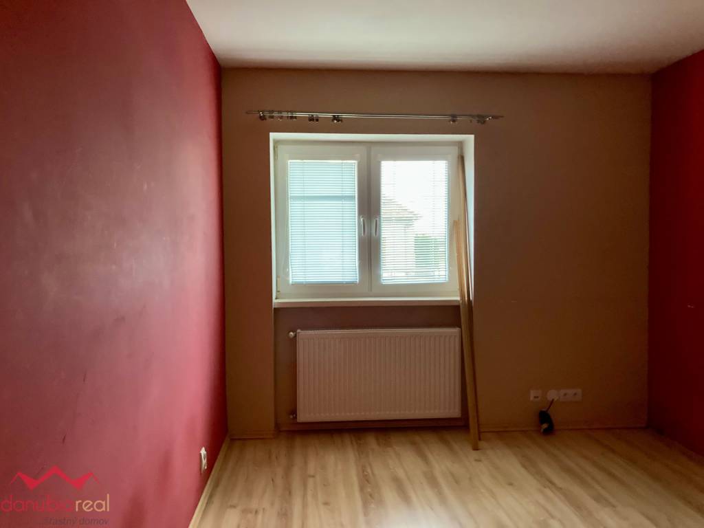 4-izbový rodinný dom s terasou a 7-árovou záhradou, Nová Stráž