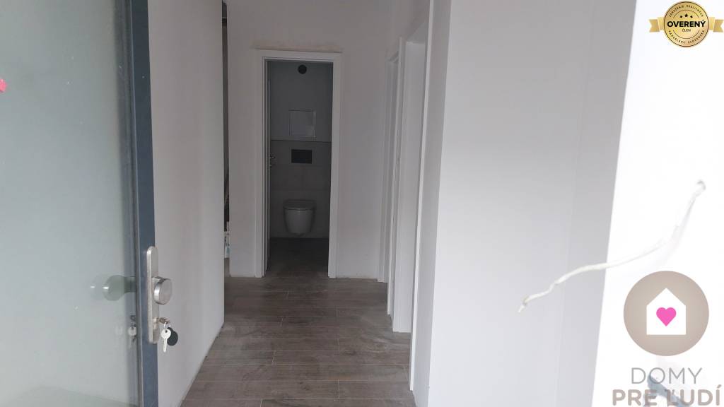 RODINNÝ DOM s 2 kúpeľňami v štádiu ŠTANDARD- ÚP 136 m2, pozemok 297 m2