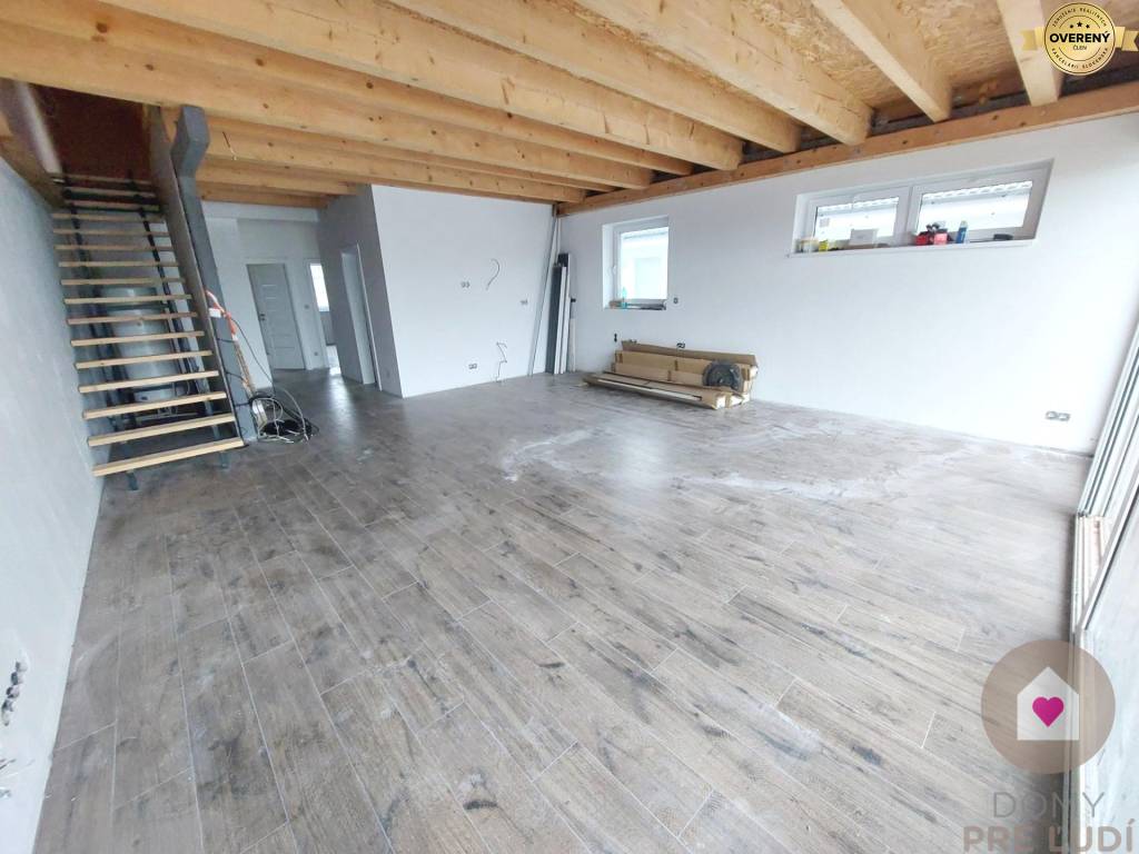 RODINNÝ DOM s 2 kúpeľňami v štádiu ŠTANDARD- ÚP 136 m2, pozemok 297 m2