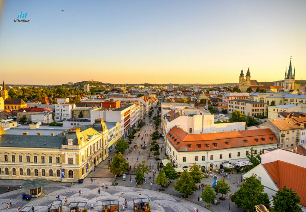 HĽADÁM: 1 izbový byt s balkónom, 40 m2, do 152.000,- € - NR- Centrum
