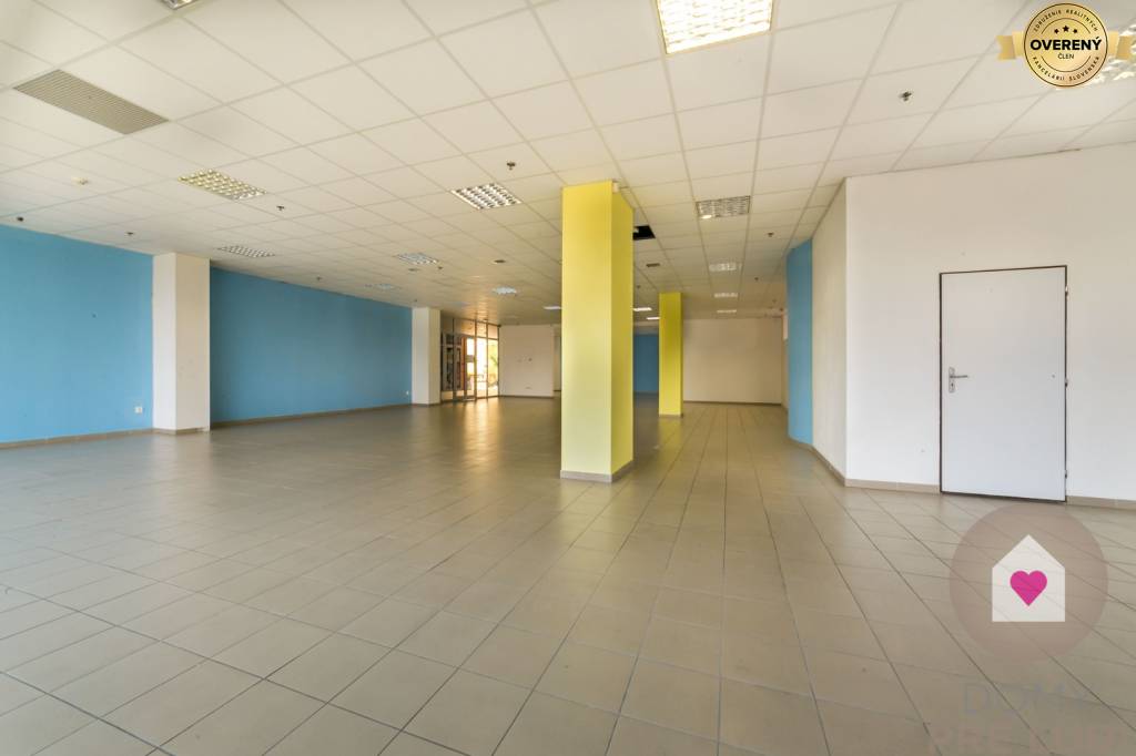 GA/CENTRUM - Veľký obchodný priestor o výmere 337m2 s parkovaním