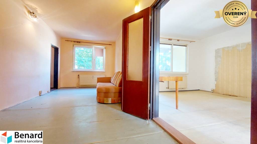 VEĽKÝ 95 m2, 4 IZBOVÝ BYT, NA PREDAJ, UL. A. MATUŠKU, PREŠOV. 