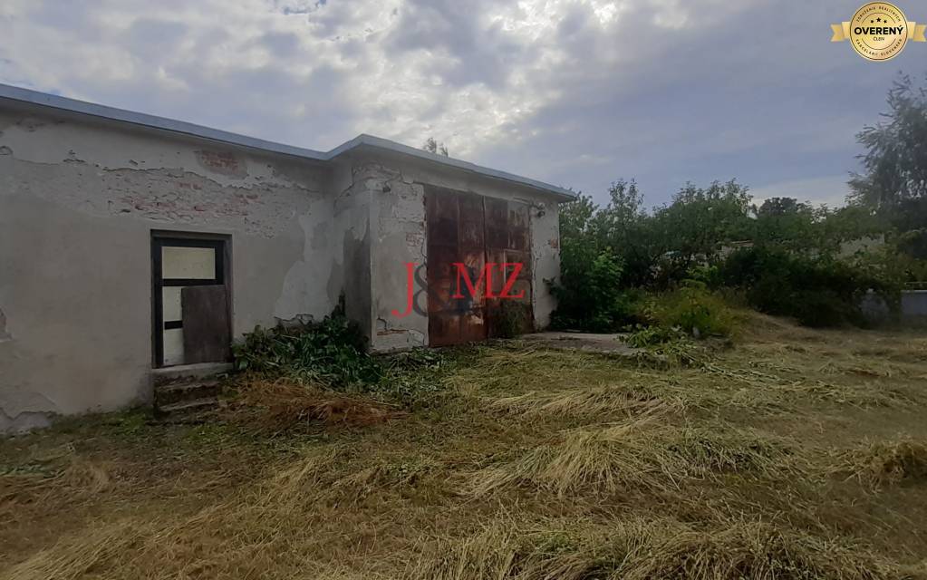 Budova s pozemkom 815 m2, Levice, Kalinčiakovo (SM - 809)