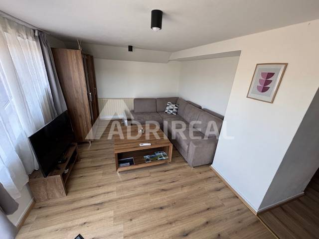 PREDAJ: admin. budova + pozemky; 5500 m2; HOZELEC; CENA DOHODOU