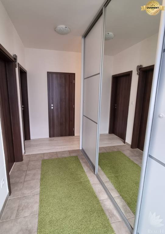 ÚTULNÝ 3 IZBOVÝ BYT S TERASOU A ZÁHRADOU, 2X PARKING NA PREDAJ