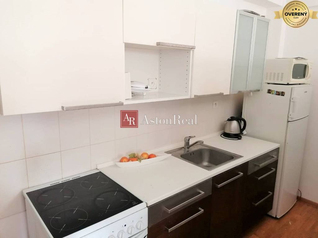 IBA U NÁS! Vkusný 2-izbový ateliér, 58m, Pod Sokolice,Trenčín