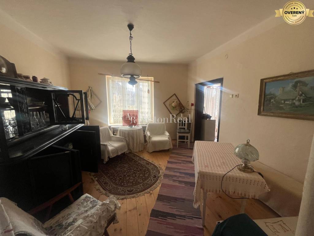 Rodinný dom pri V. Krtíši, pozemok 351 m2 - Malé Straciny