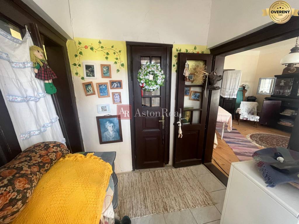 Rodinný dom pri V. Krtíši, pozemok 351 m2 - Malé Straciny