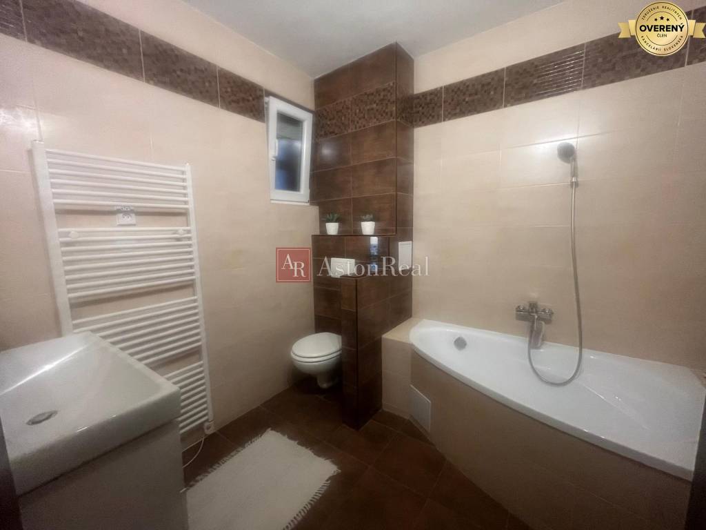 5 izbový rodinný dom, Hiadeľ, po rekonštrukcii 
