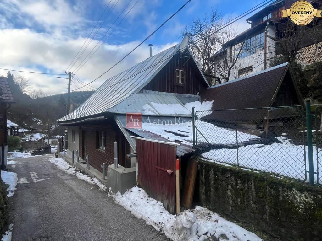 Na predaj: Chalupa v Španej Doline, pozemok 244 m2
