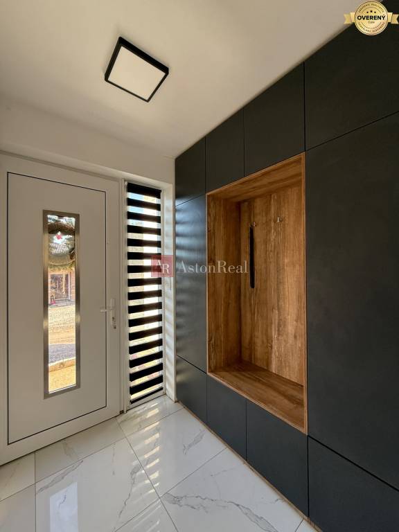 Ihneď obývateľný, zariadený BUNGALOV v obci Vieska Bezdedov (817m2)