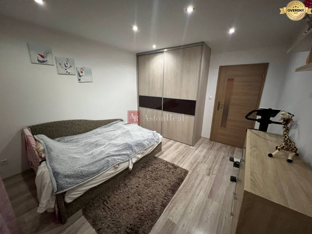REZERVOVANÉ- 3i byt (82m2)+2 lodžie LACHOVA ul. /komplet.rekonštrukci