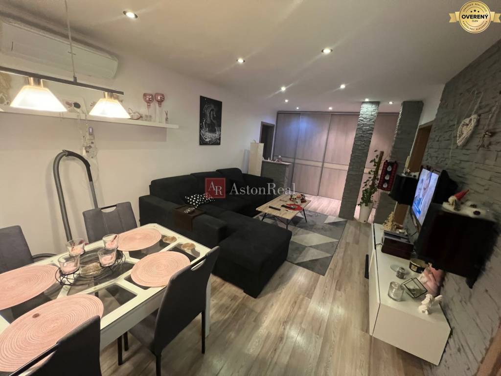 REZERVOVANÉ- 3i byt (82m2)+2 lodžie LACHOVA ul. /komplet.rekonštrukci