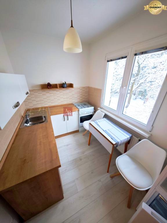 Predaj: 2 izbový byt  61 m2  kompletná rekonštrukcia.