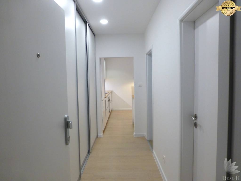PREDAJ 1,5 izbový byt Martinčekova ulica Bratislava II – Ružinov- Nivy